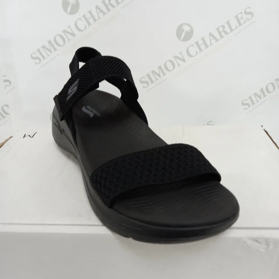 SKETCHERS ARCHFIT BLACK SANDAL SHOES - SIZE UNSPECIFIED 