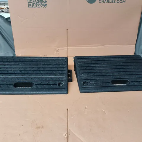 SET OF CAR CURB RAMPS