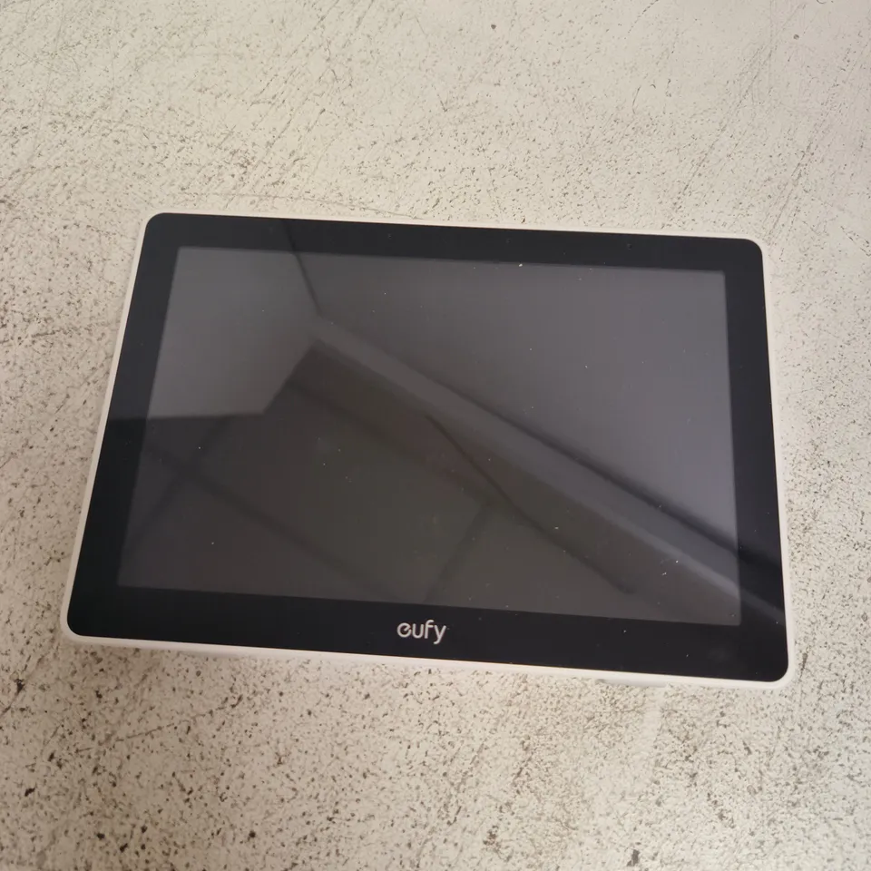 BOXED EUFY SMART DISPLAY E10