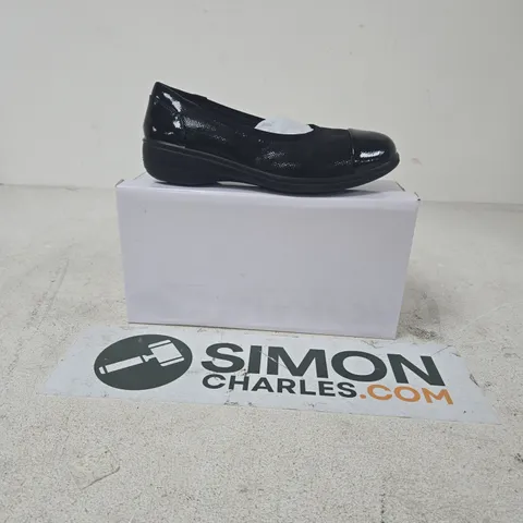 Women's Black Patent Leather Slip-on Shoe (VERIFY MODEL) size 7