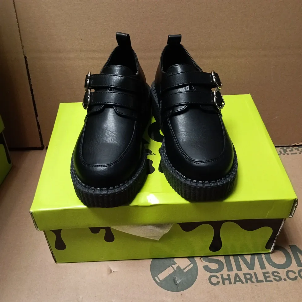 BOXED PAIR OF KOI KIDZ DREAM ADVENTURES KIDZ CHUNKY SHOES IN BLACK - SIZE 13