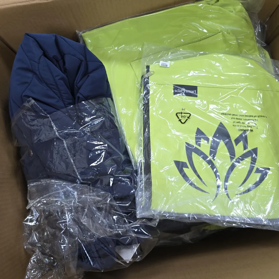 APPROXIMATELY 15 ASSORTED ITEMS TO INCLUDE SOUL SMART YOGA MAT CASES & TAMSY COATS