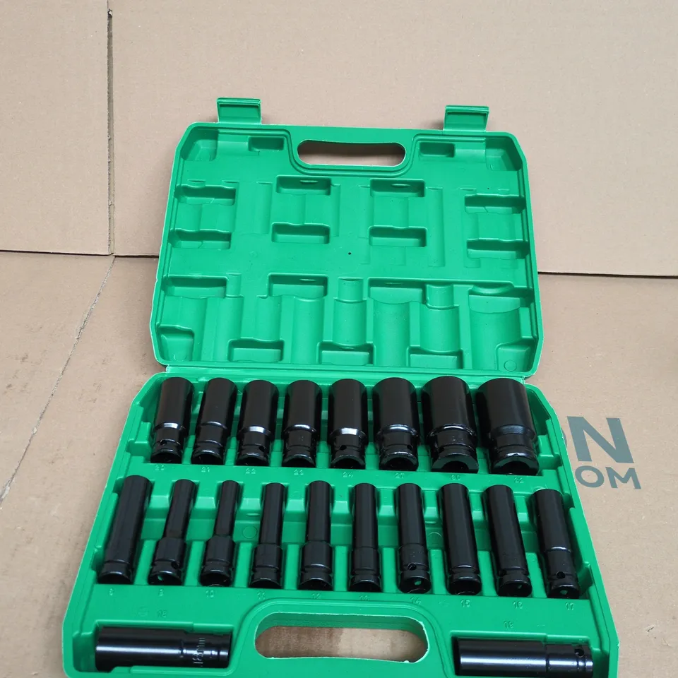 SOCKET SET IN GREEN CARRY CASE