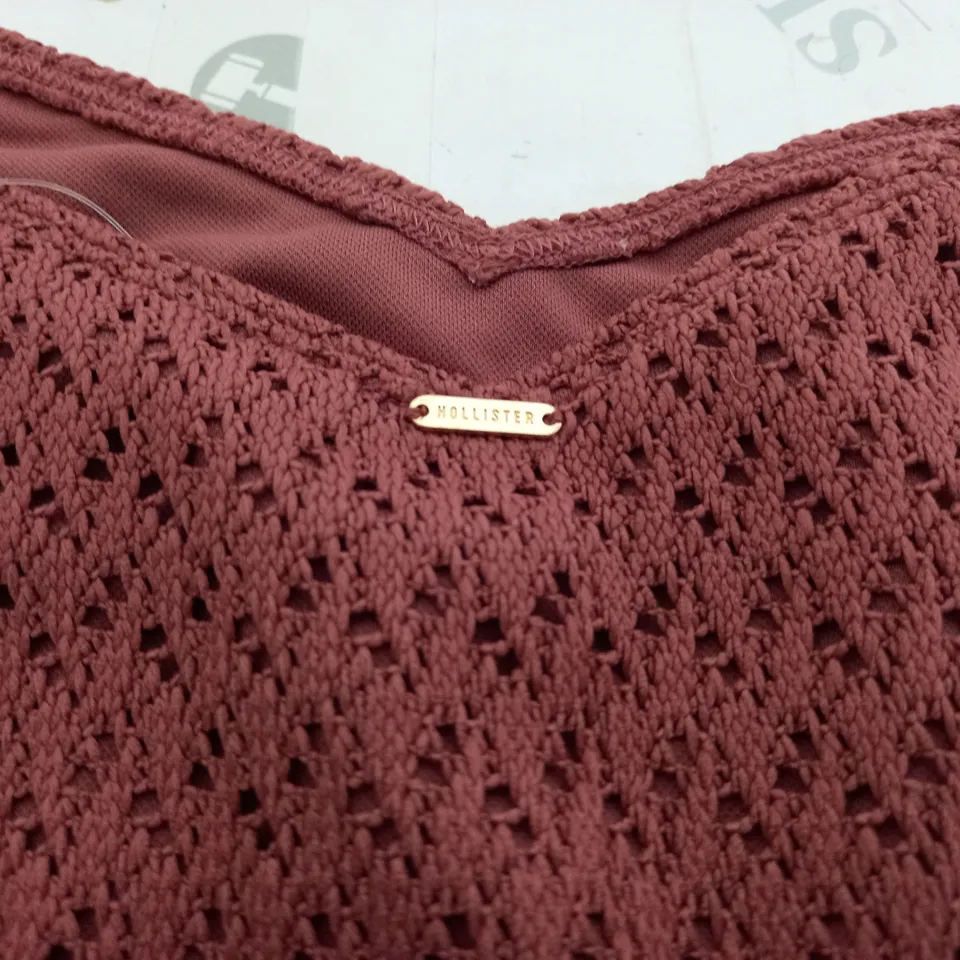 HOLLISTER BOTTOMS IN MAROON - SMALL