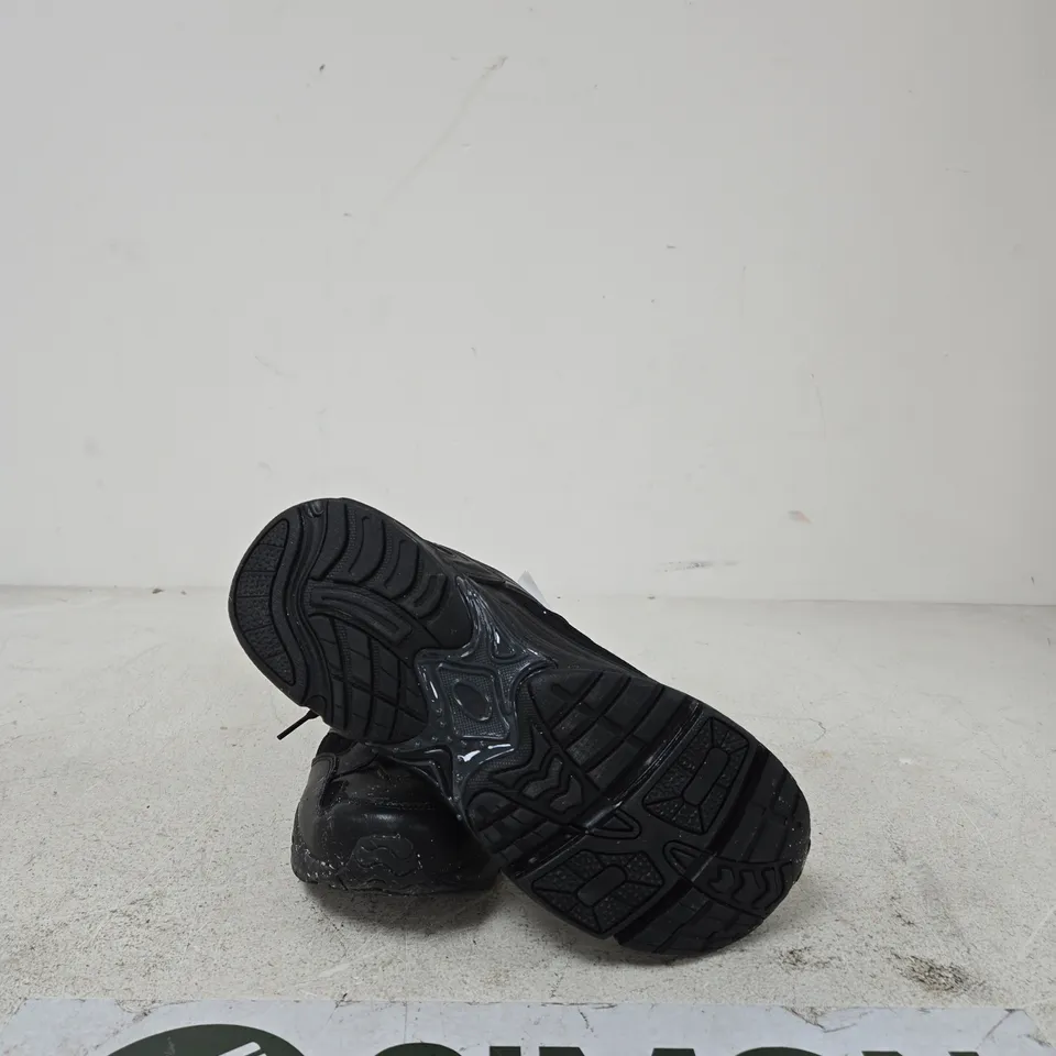 VONICA BLACK CHUNKY SNEAKERS – PAIR UK SIZE 7