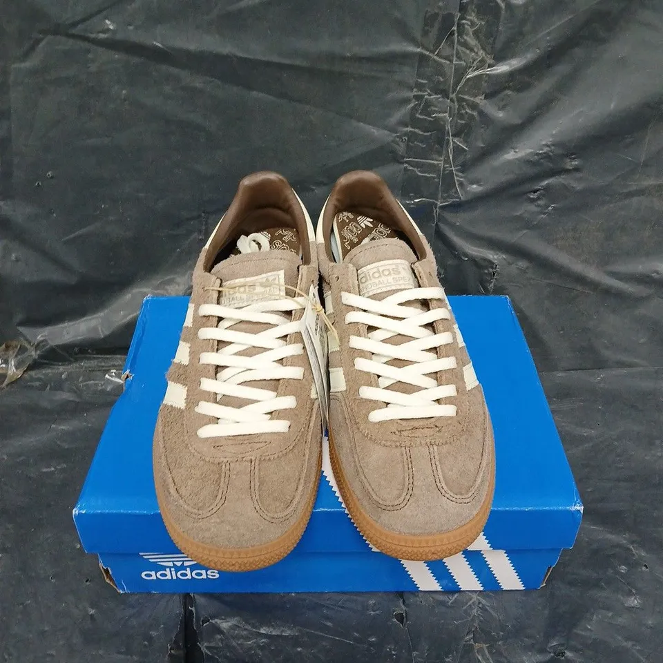 BOXED PAIR OF ADIDAS ORIGINALS HANDBALL SPEZIAL TRAINERS - WOMENS - UK SIZE 5.5