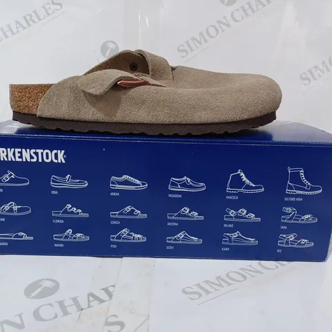 BOXED PAIR OF BIRKENSTOCK BOSTON SLIP-ON SHOES IN STONE COLOUR UK SIZE 4.5
