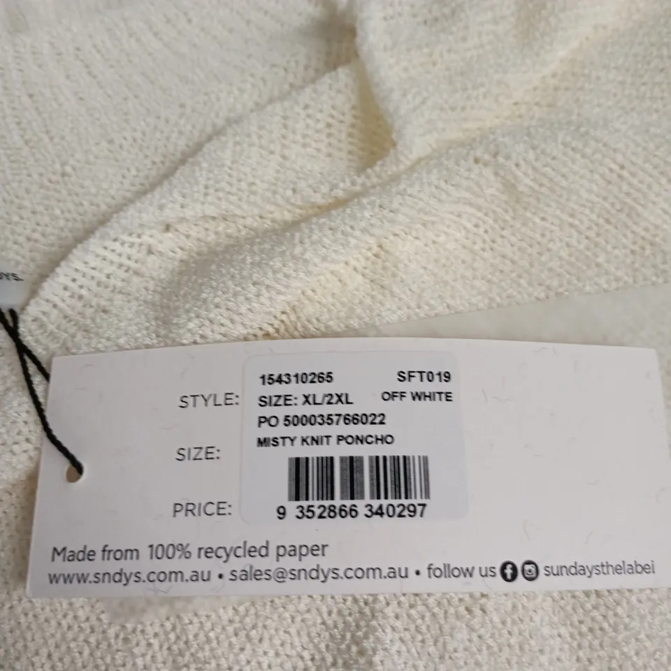 SNDYS MISTY KNIT PONCHO – OFF-WHITE, XL/2XL