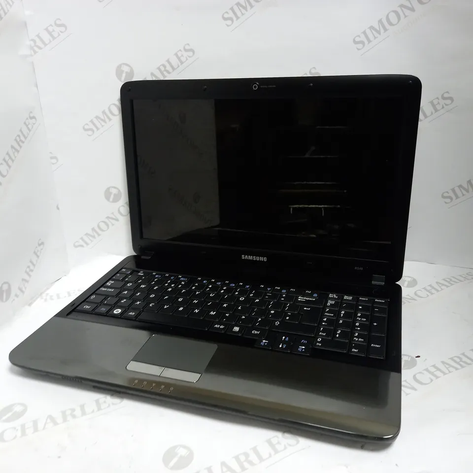 SAMSUNG R540 LAPTOP