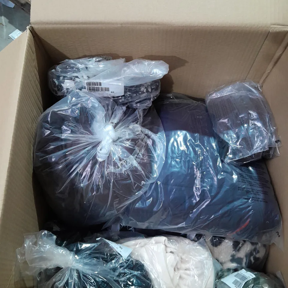 LARGE BOX OF ASSORTED CLOTHING ITEMS ALL IN DIFFRENT COLOURS AND SIZES 