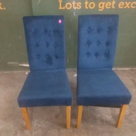 SET OF 2 REGENT BLUE VELVET BUTTON BACK DINING CHAIR (OAK LEG)