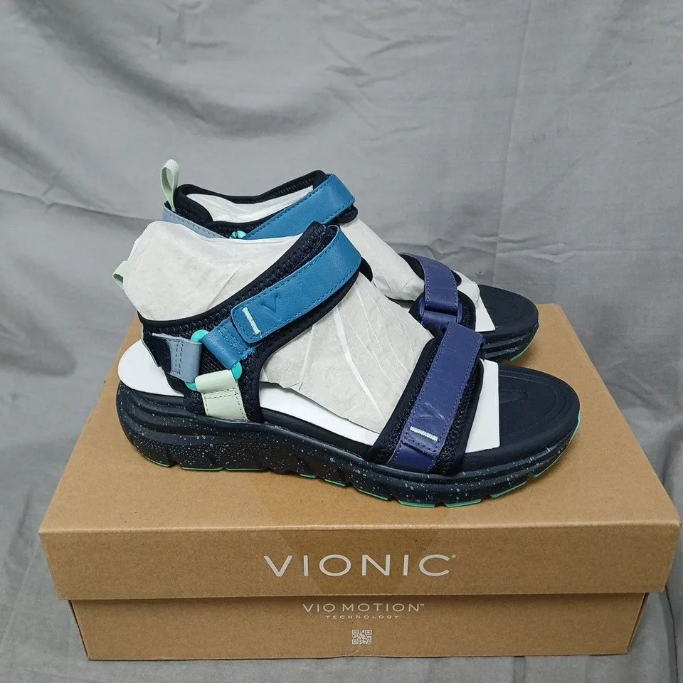 BOXED PAIR OF VIONIC WALK MAX WANDERER SANDALS IN NAVY - SIZE 4