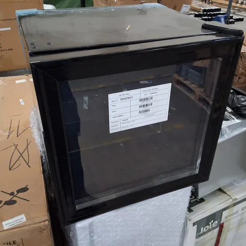 BLACK GLASS-FRONT BUILT-IN OVEN