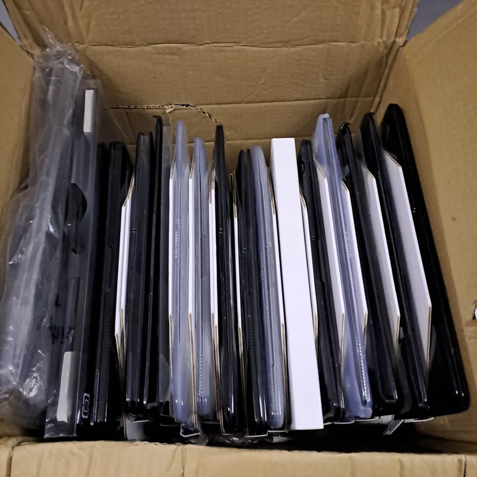 APPROXIMATELY 20 ASSORTED LAPTOP PROTECTIVE CASES & SCREEN PROTECTORS FOR VARIOUS MODELS 