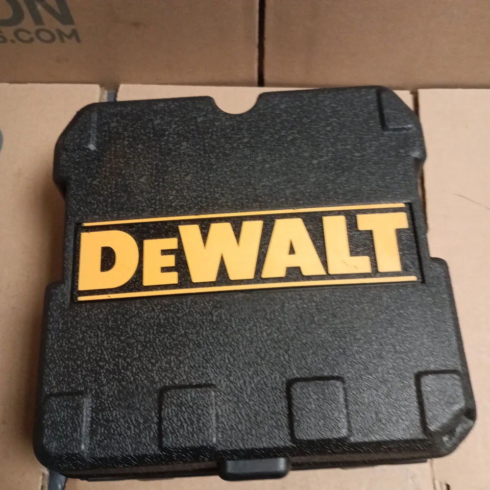 DEWALT DW088CG CROSS-LINE GREEN LASER LEVEL