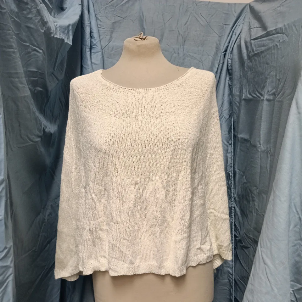 SNDYS MISTY KNIT PONCHO – OFF-WHITE, XL/2XL