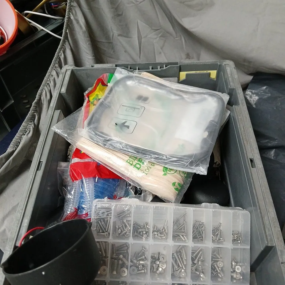 APPROXIMATELY 20 ASSORTED ITEMS TO INCLUDE FILE ORGANISER, SCREWDRIVER SET, PRITT, PAINT BRUSH ETC