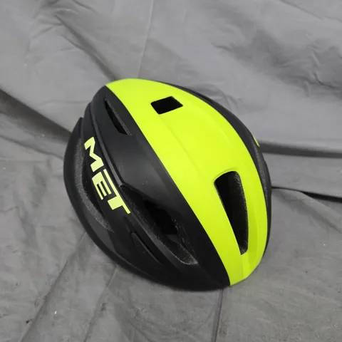 MET STRALE M107 BICYCLE HELMET – LARGE 58–62 CM – NEON YELLOW/BLACK