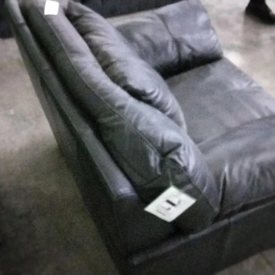 QUALITY BLACK LEATHER ARMCHAIR 