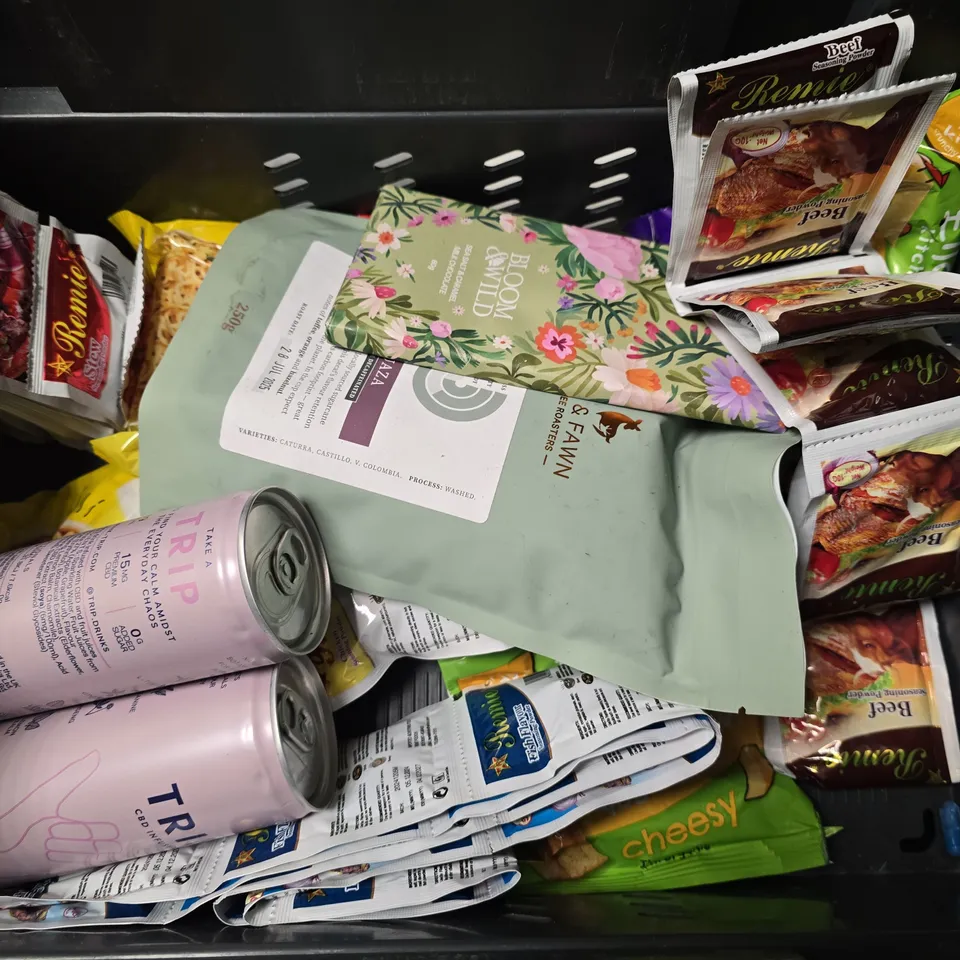 APPROXIMATELY 12 ASSORTED FOOD & DRINK ITEMS TO INCLUDE - PEPSI DIET , GRIND HOUSE BLEND PODS , TRIP ETC