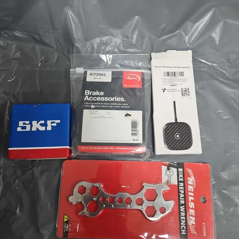 BOX OF ASSORTED CAR PARTS AND ACCESSORIES TO INCLUDE - APEC BRAKE ACCESSORIES - IPHONE WIRELESS CARPLAY ADAPTER - NEILSEN BIKE REPAIR WRENCH  