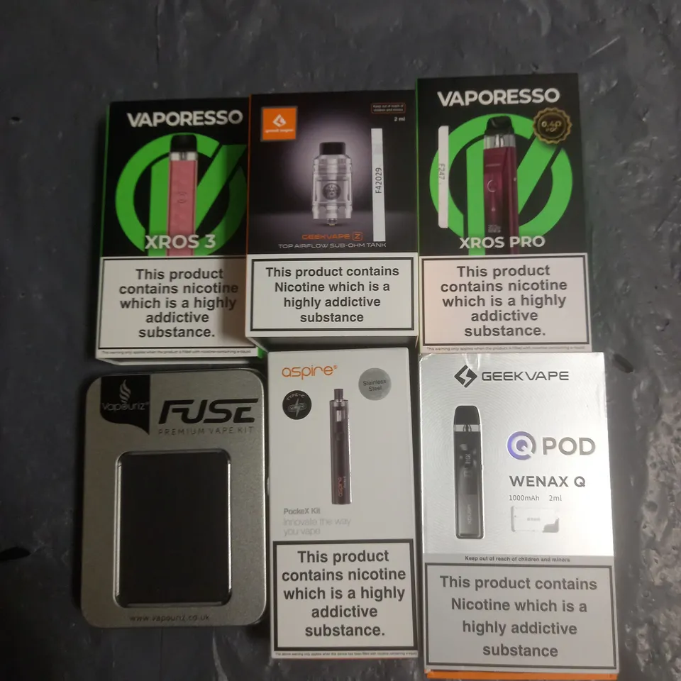 APPROXIMATELY 20 VAPES, E-CIGARETTES & ACCESSORIES TO INCLUDE - VAPORESSO XROS PRO - ASPIRE POCKEX KIT - GEEKVAPE WENAX Q - ETC