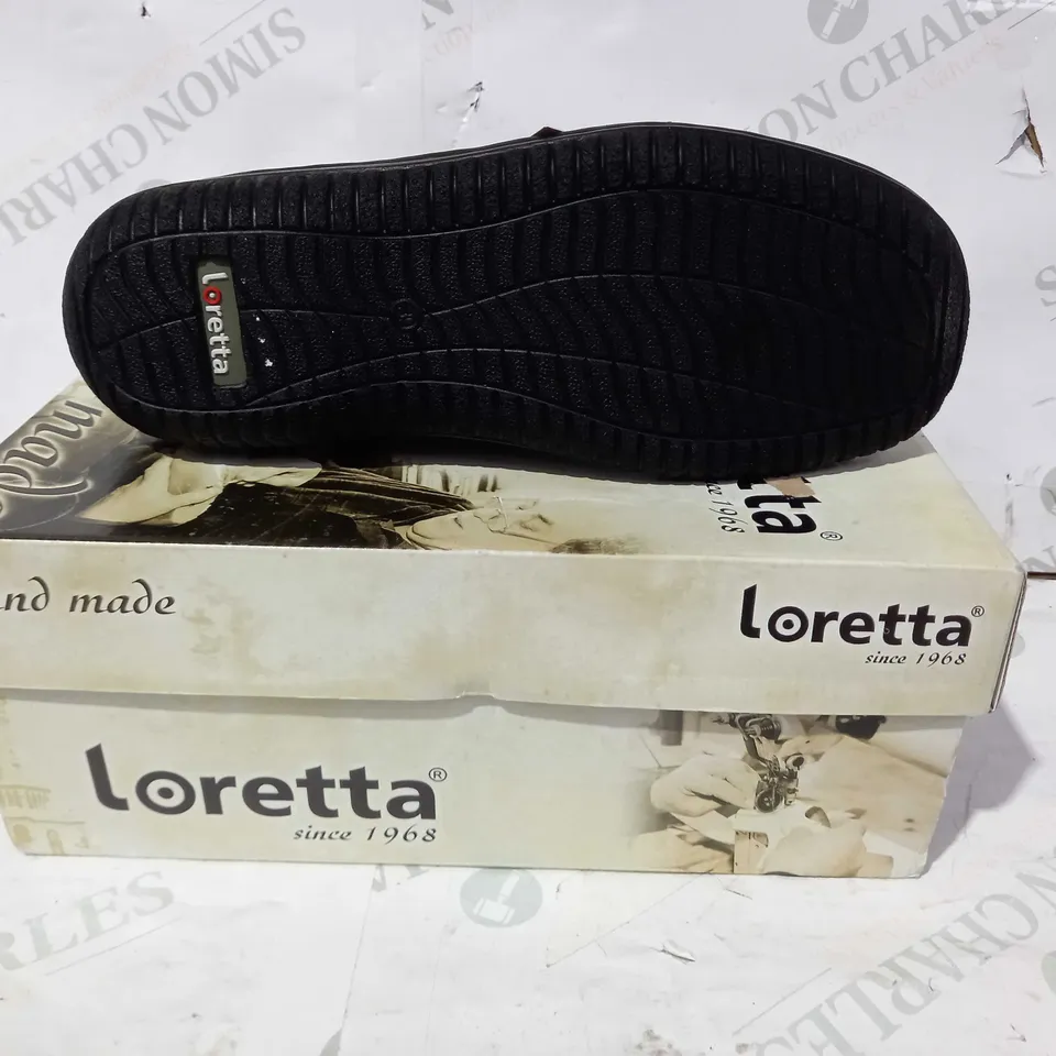 BOXED PAIR OF LORETTA FAUX LEATHER SLIP-ON SHOES IN NAVY EU SIZE 39