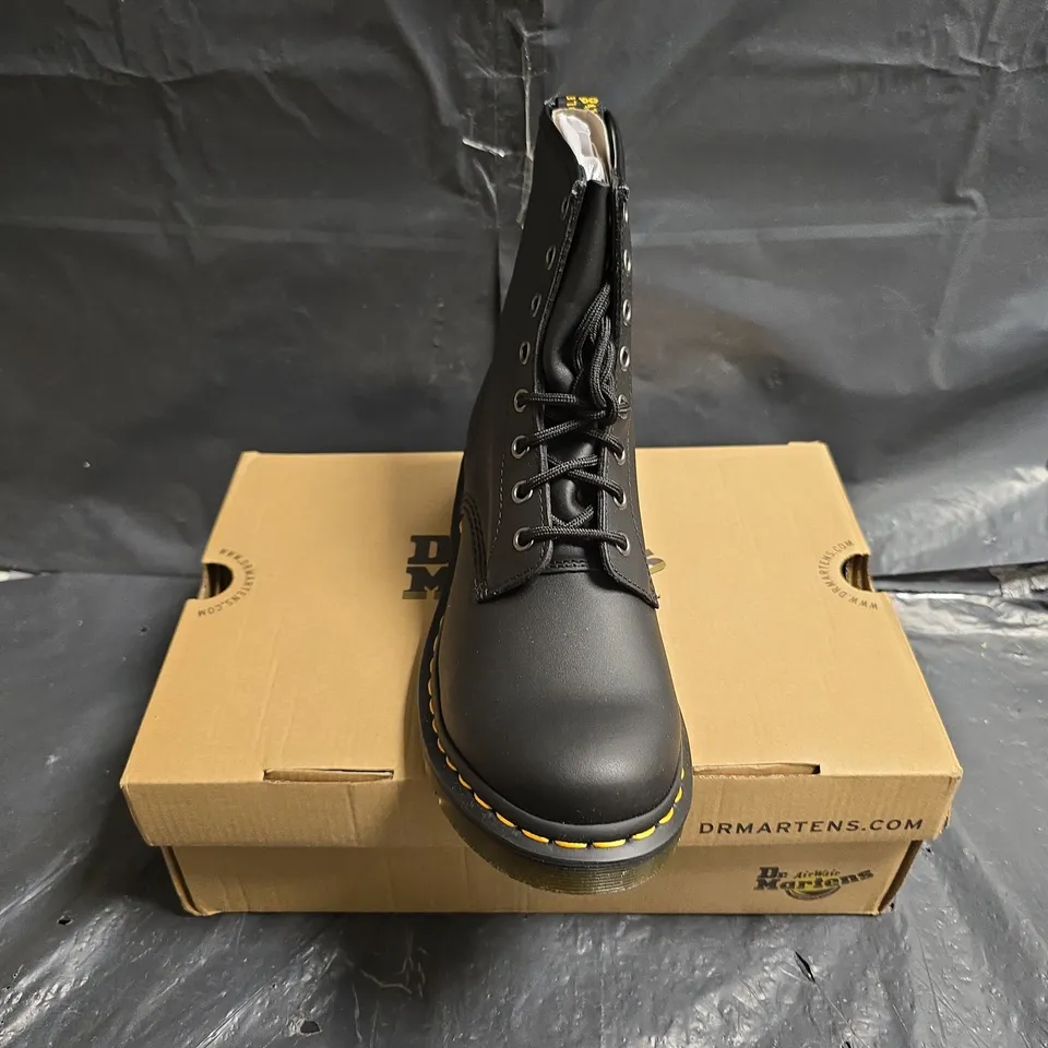 DR. MARTENS 1460 NAPPA WOMENS BOOTS – BLACK, UK 7 (EU 41), BOXED