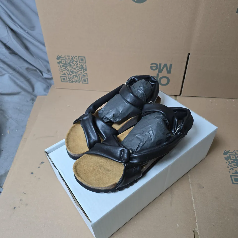 SCHOLL SOFTSTEP SANDALS, WOMEN'S BLACK LEATHER STRAPS, UK 6.5 (EU 39)