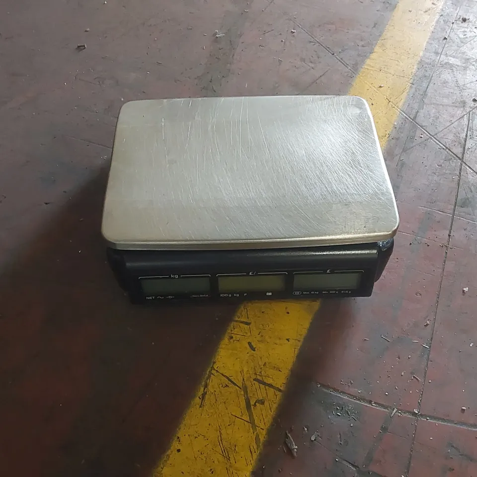 AVERY BERKEL DIGITAL SCALE
