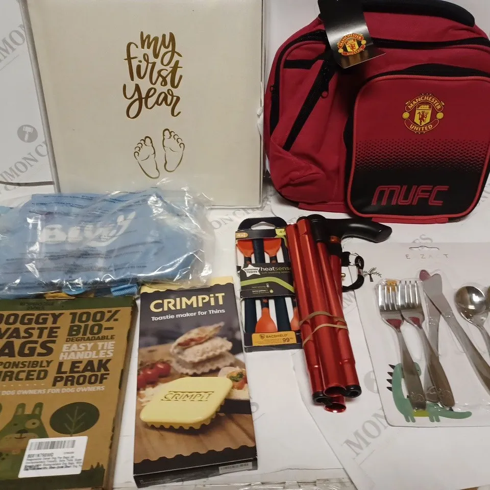 BOX OF APPROXIMATELY 10 ASSORTED HOUSEHOLD PRODUCTS TO INCLUDE CRIMPIT TOASTIE MAKER, MY FIRST YEAR MEMORY BOOK, FOLDABLE WALKING STICK ETC 