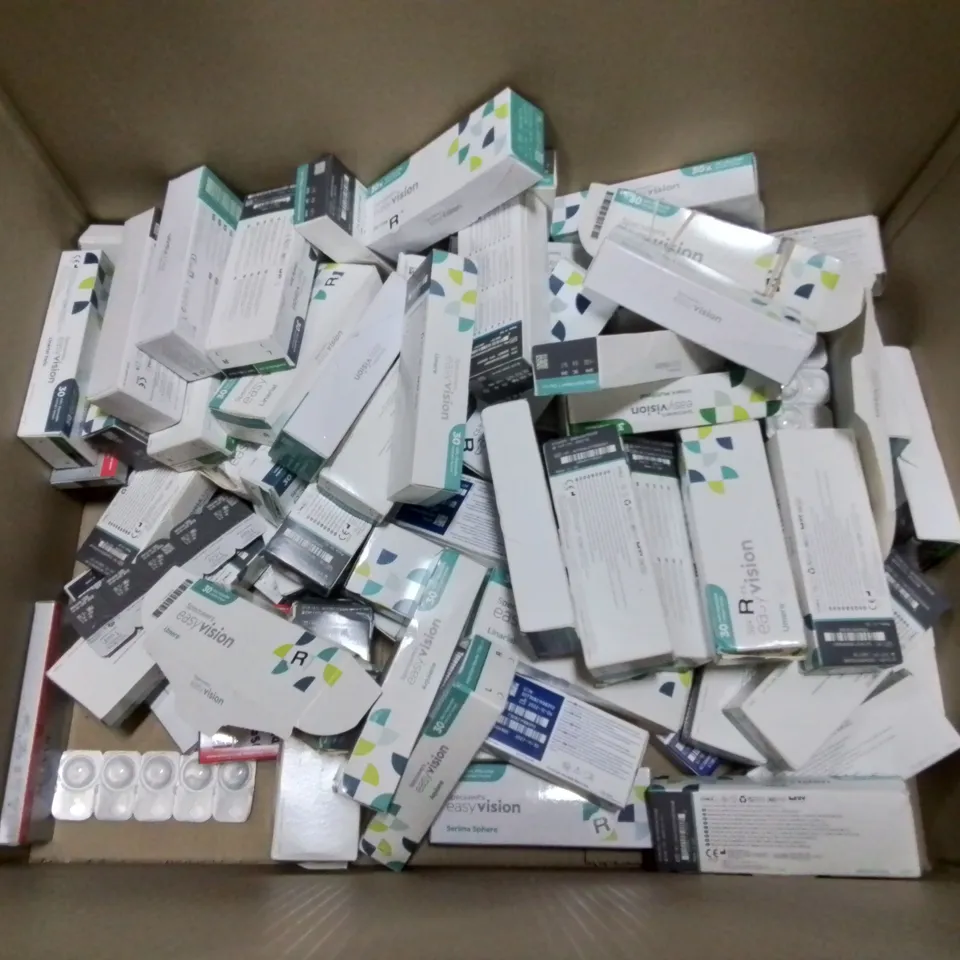 LARGE QUANTITY OF ASSORTED EYE CARE ITEMS TO INCLUDE CONTACT LENSES FROM ACUVUE, PRECISION1 AND SPECSAVERS