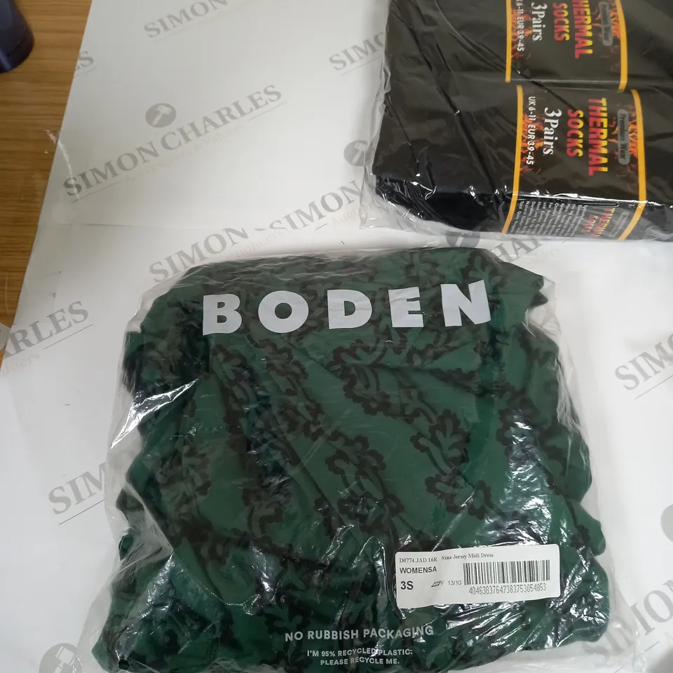 BOX OF ASSORTED CLOTHING ITEMS TO INCLUDE SOCKS, DRESSES, TOPS, PYJAMAS ETC
