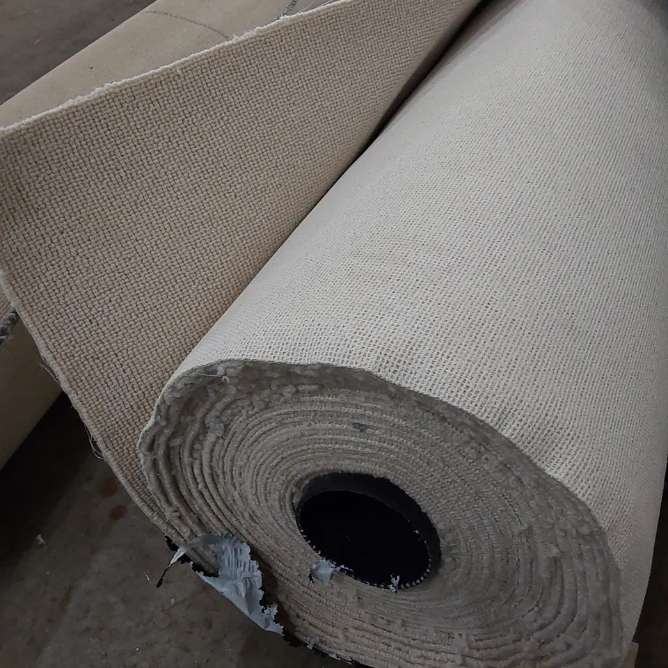 ROLL OF QUALITY CARPET // SIZE: APPROXIMATELY 5 X 12m