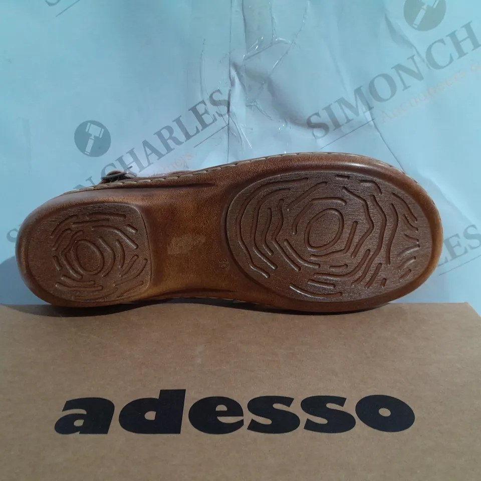 ADESSO TAN BUCKLE PLATFORM SANDALS -SIZE 6