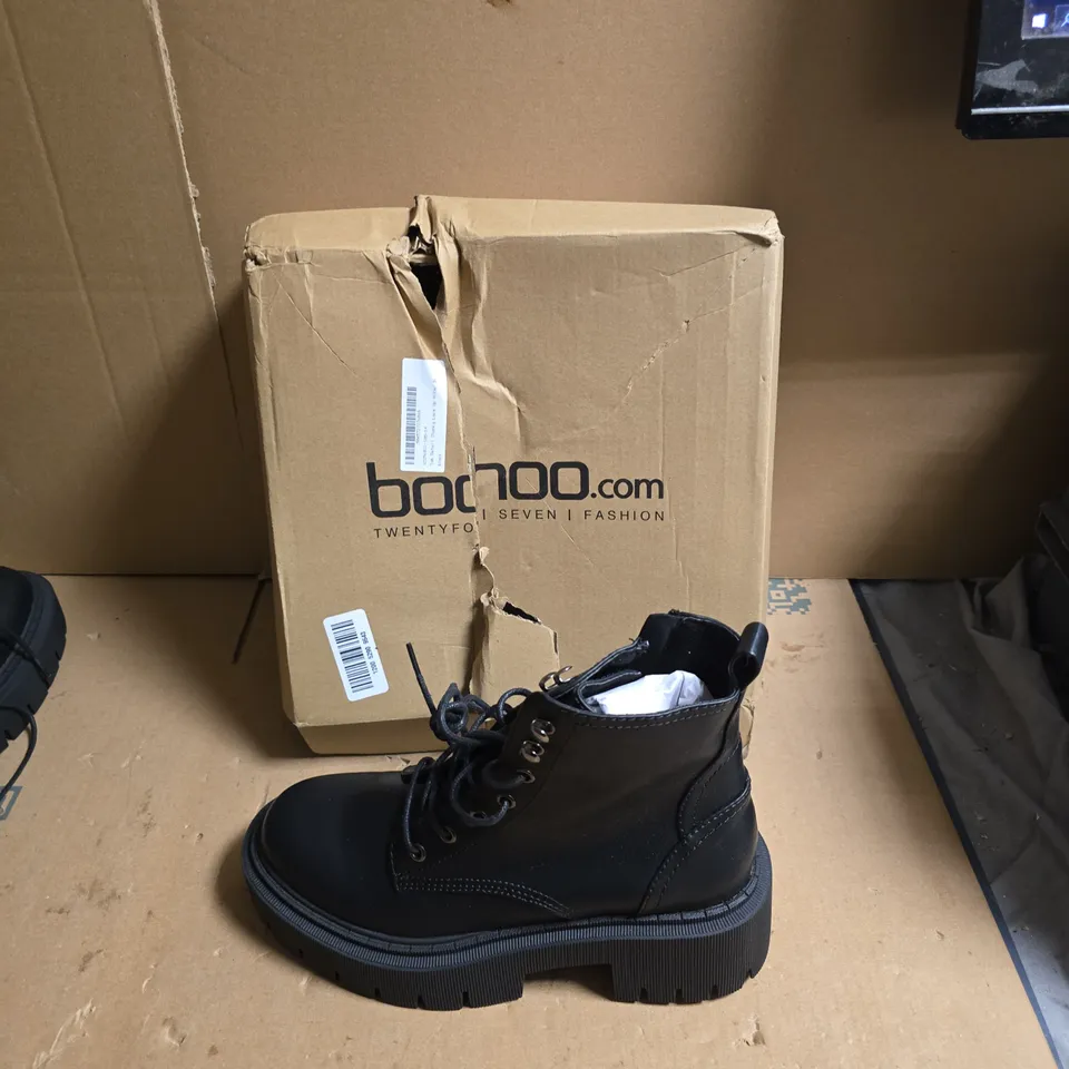 BOOHOO BLACK COMBAT BOOTS – CHUNKY SOLE - UK SIZE 6 