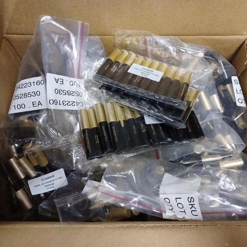 APPROXIMATELY 200 CLARINS BE LONG MASCARA MINI (01 INTENSE BLACK)