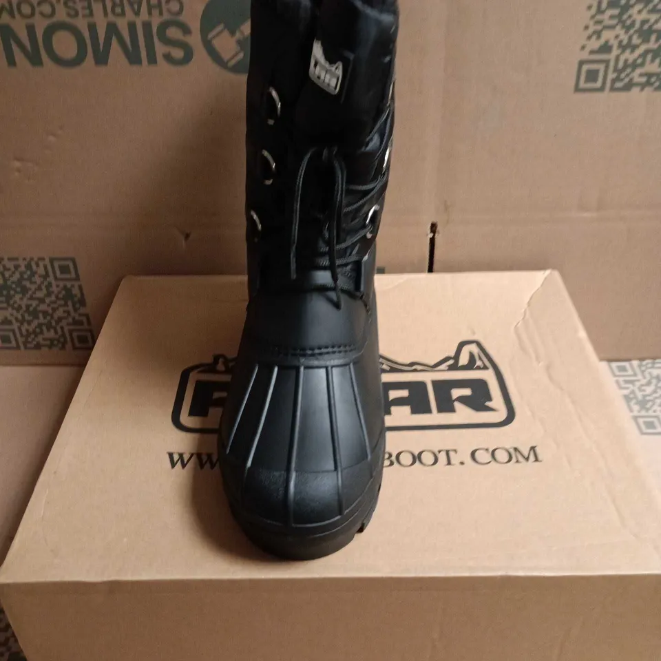 BOXED PAIR OF POLAR BLACK WINTER BOOTS – UK 9 