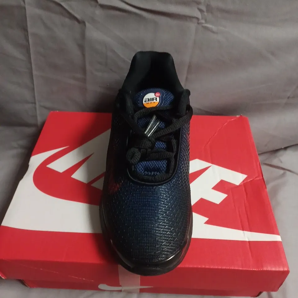 BOXED PAIR OF NIKE AIR SNEAKER – NAVY/BLACK WITH RED SWOOSH - UK SIZE 1