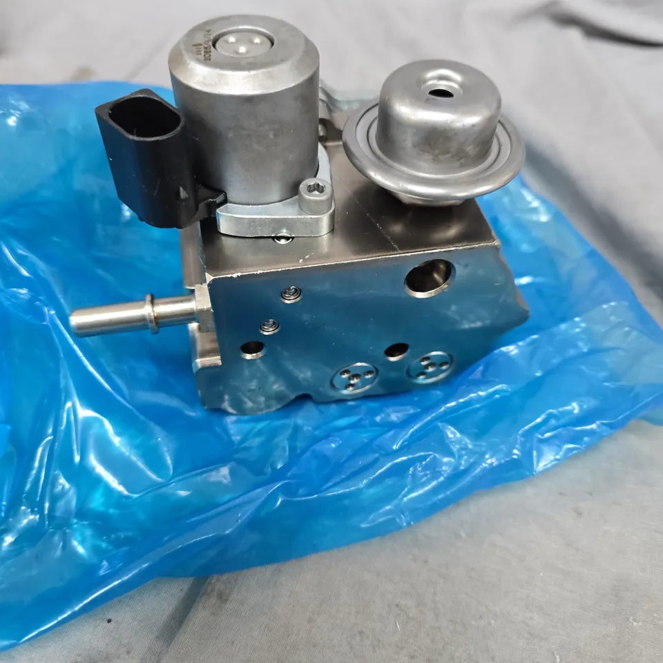 FUEL PUMP MODEL AEH 33166966 FOR MINI COOPER AND OTHER CARS 