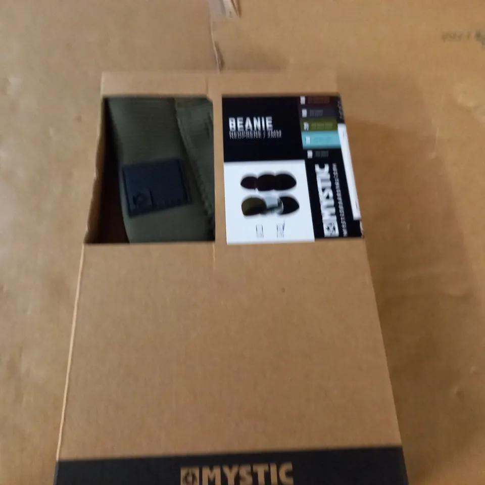 BOXED MYSTIC NEOPRENE 2MM BEANIE IN BRAVE GREEN