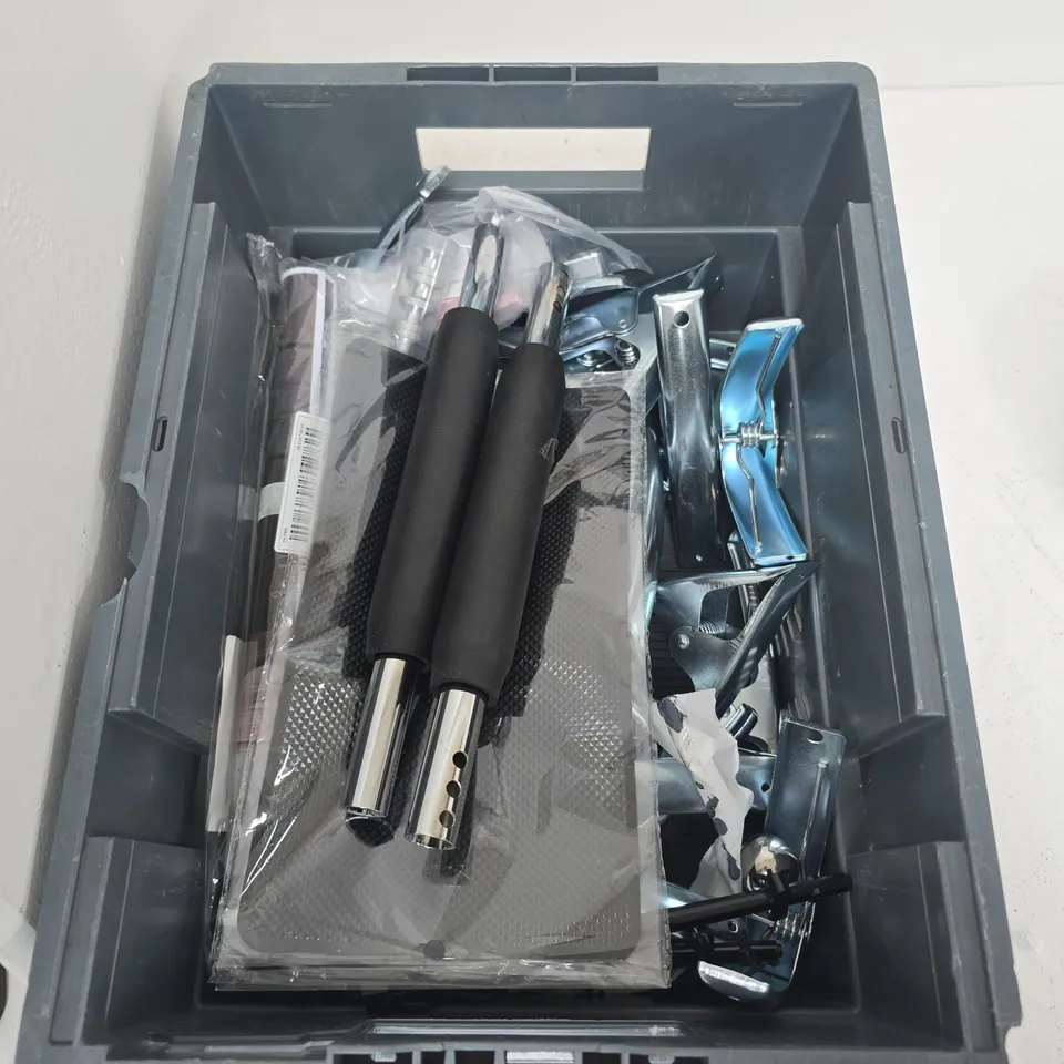 ASSORTED HOUSEHOLD ITEMS TO INCLUDE; EXCERISE ACCESSORIES, CLAMPS, WALLPAPER.