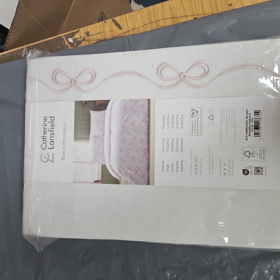 CATHERINE LANSFIELD BOW EMBROIDERY DUVET SET – WHITE & PINK