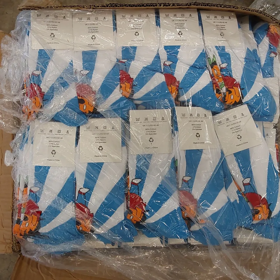 BOX OF APPROXIMATELY 360 PAIRS OF BRAND NEW BIER CO SOCKS (1 BOX)