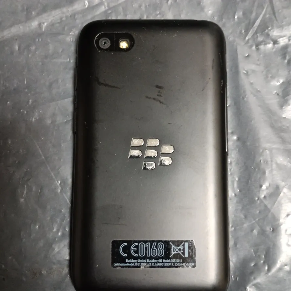 BLACKBERRY Q5 SMARTPHONE