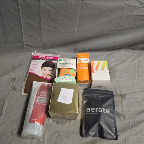 APPROXIMATELY 15 ASSORTED HEALTH & BEAUTY PRODUCTS TO INCLUDE WIGS, MINI HAIRBRUSH AND JAMES CHARLES