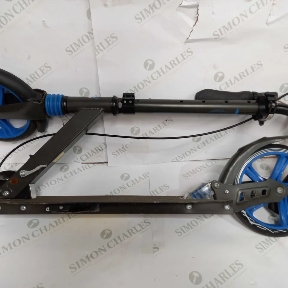 EVO STREET RIDER IN BLUE (BOX WATER DAMAGED)  RRP £69.99