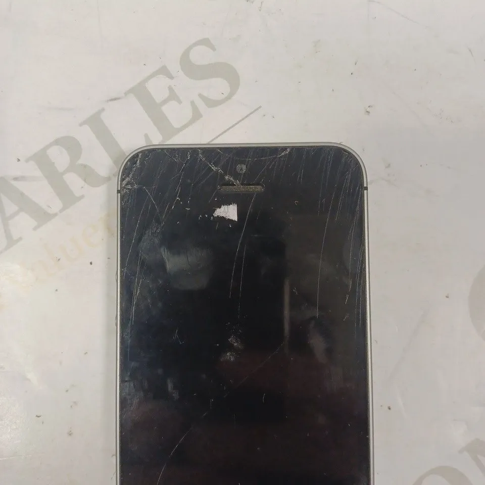 APPLE IPHONE SE SMARTPHONE 