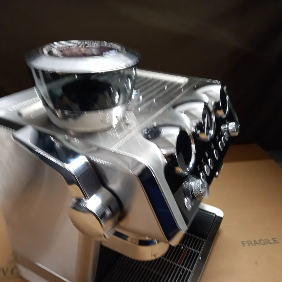 DELONGHI LA SPECIALIST MAESTRO ESPRESSO AND CAPPUCCINO MAKER