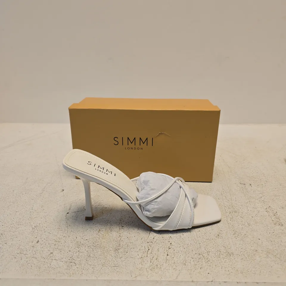 SIMMI LONDON WHITE PATENT SANDALS – UK5 (EU38) – BOXED
